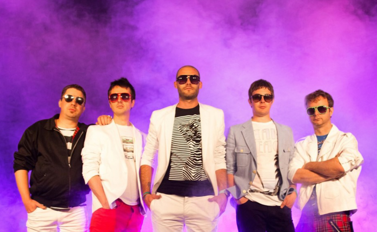 The Complete Guide to Booking 80s Themed Entertainment in the UK
