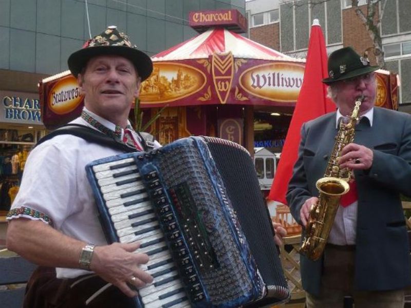 the bierkeller bavarian band
