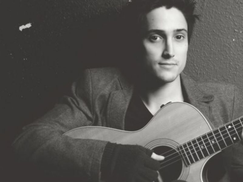 oliver guitarist