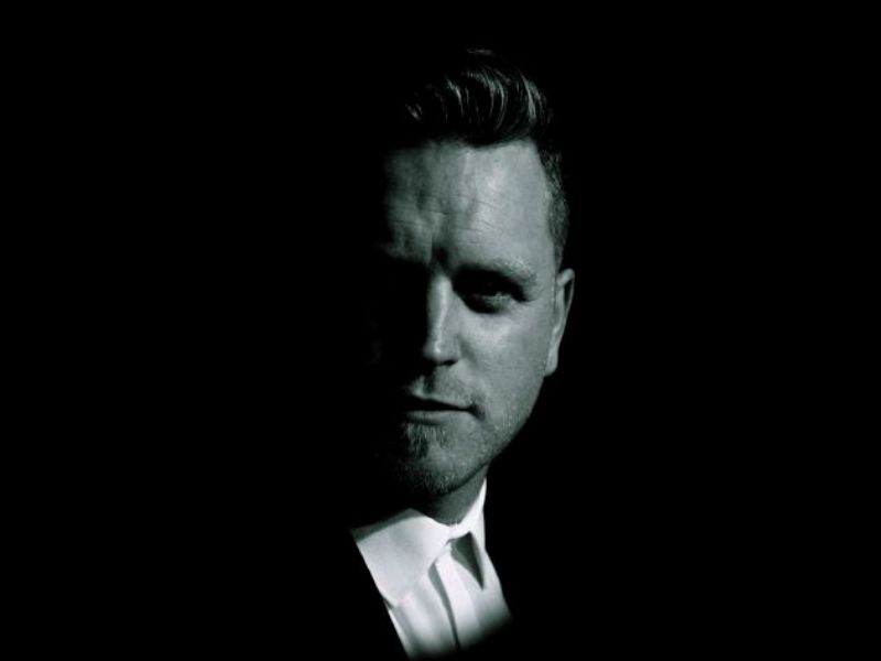 gary barlow by lee