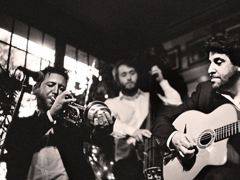 gypsy jazz trio