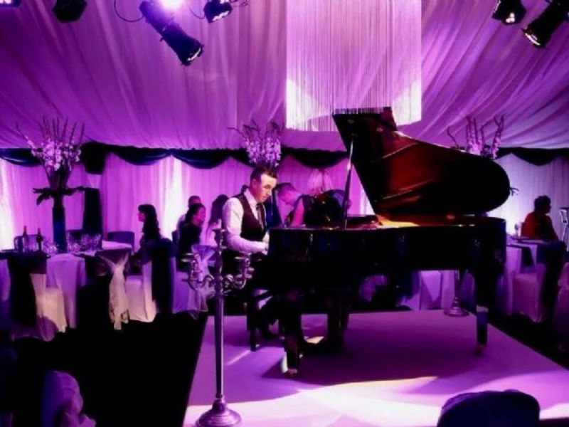 jay solo pianist