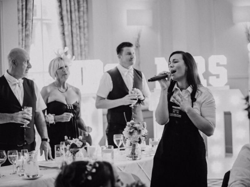 jess the singing waitress