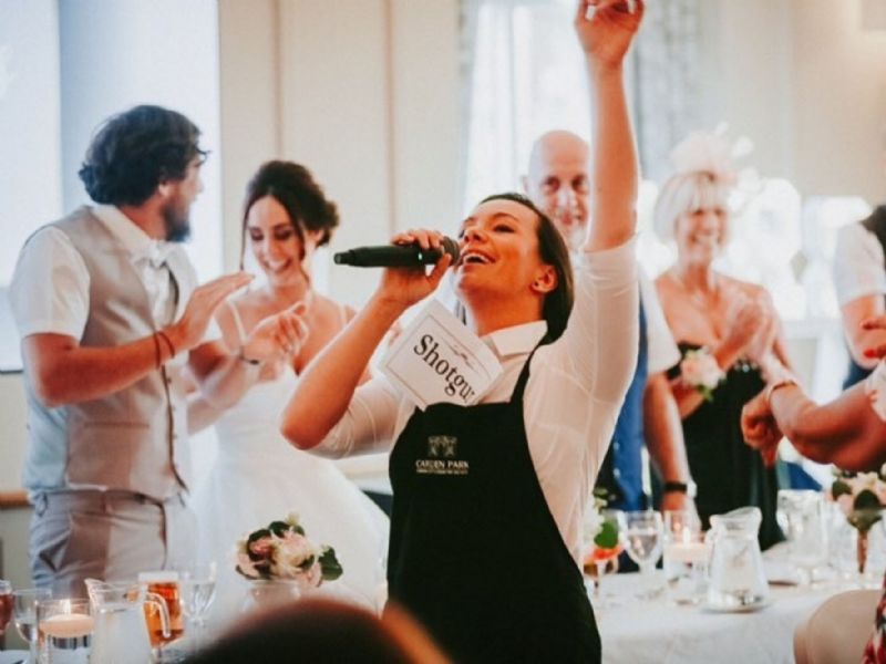 jess the singing waitress