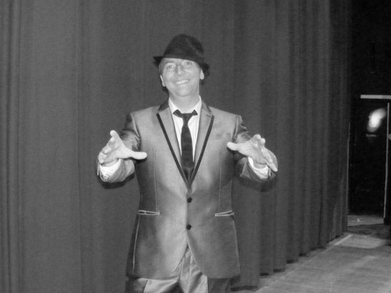 joe the swing singer