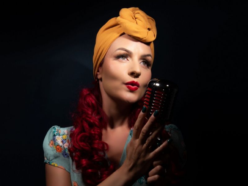 lady red
