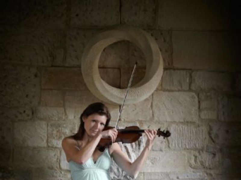 lizz solo violinist