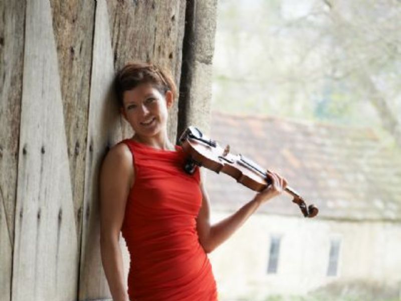 lizz solo violinist