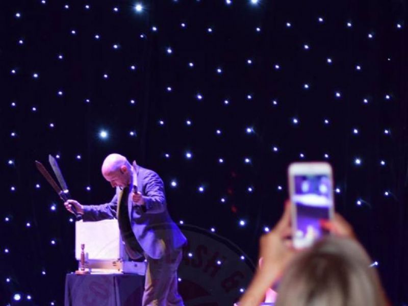 paul stage and close up magician