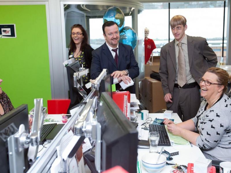 ricky gervais lookalike