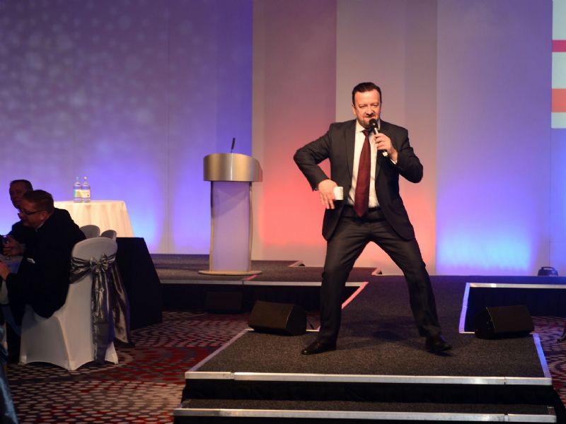 ricky gervais lookalike