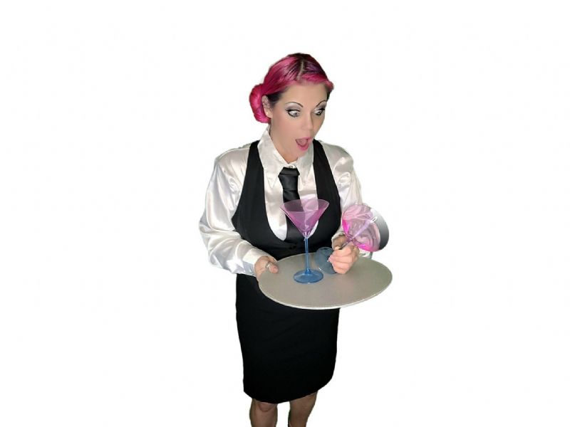 samantha singing waitress