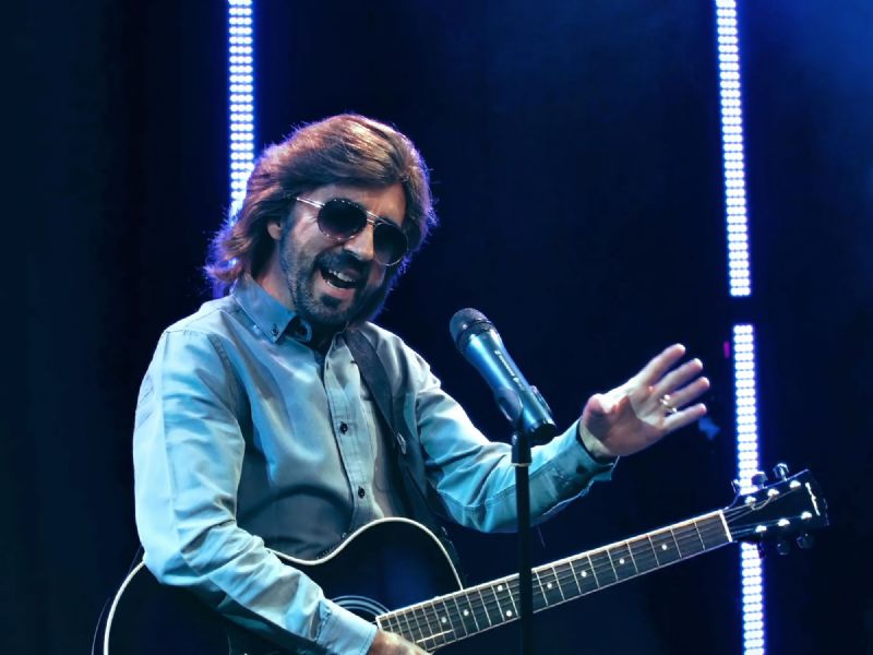 stayin alive a tribute to the bee gees