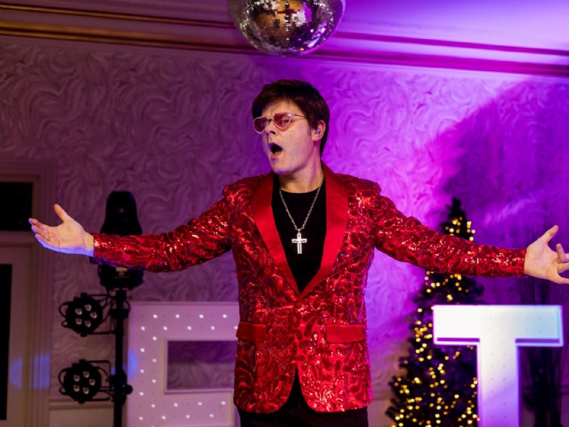 step into elton