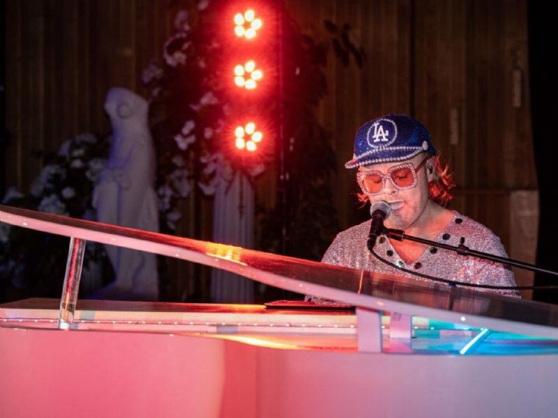 step into elton