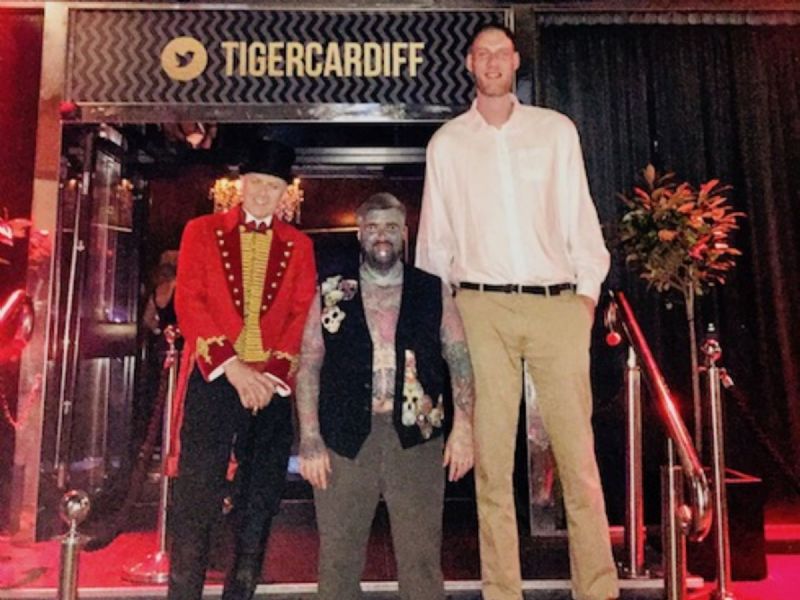the greatest showman lookalike