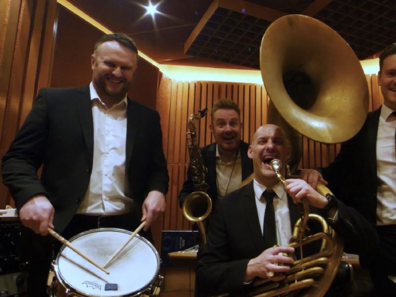 the roaming horns