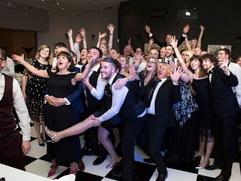the super singing waiters