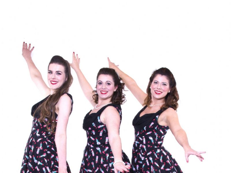 the vintage lipstick ladies
