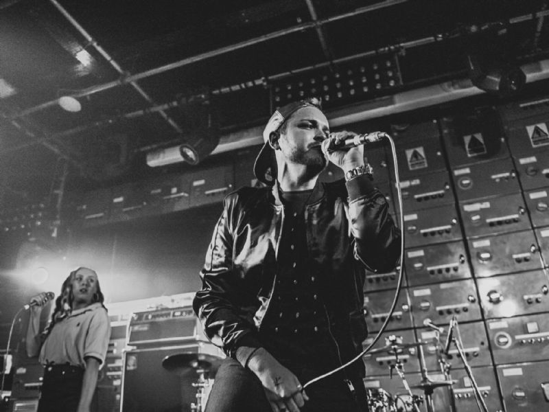 tom w live lounge