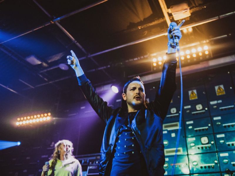 tom w live lounge