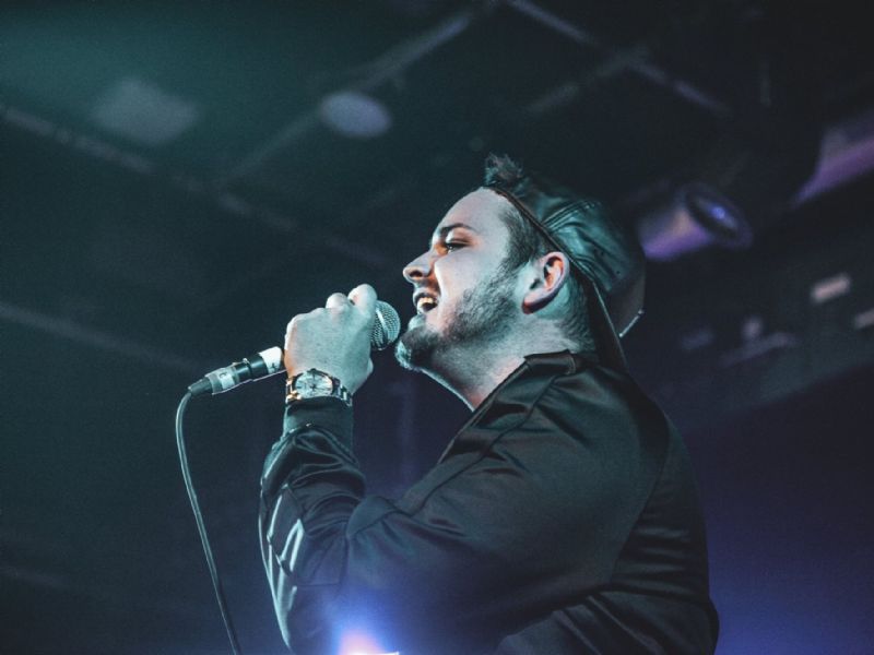 tom w live lounge