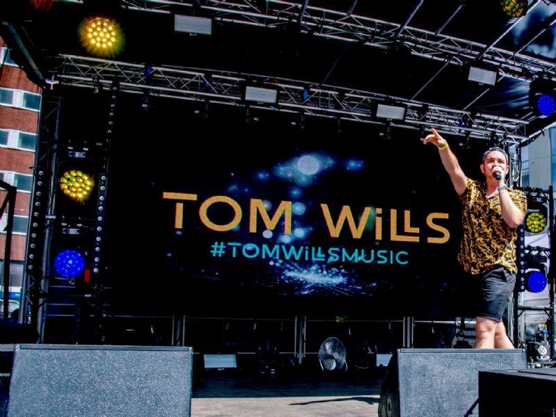 tom w