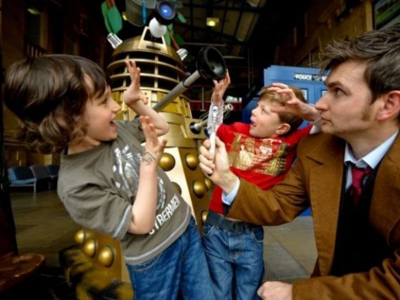 dr who and david tennant lookalike