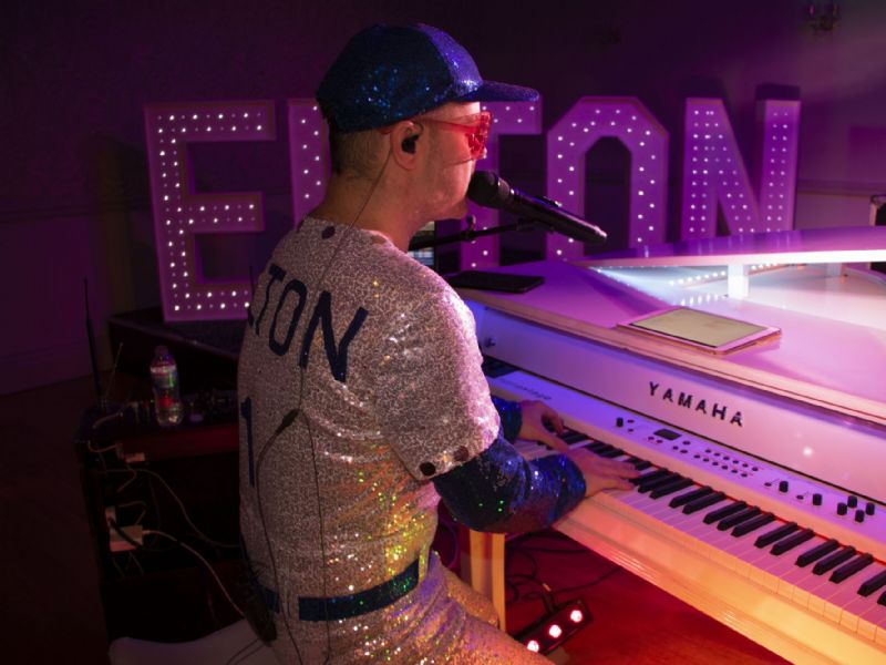 step into elton