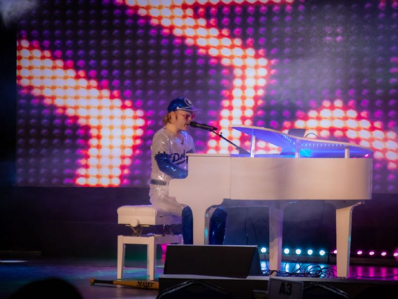 step into elton