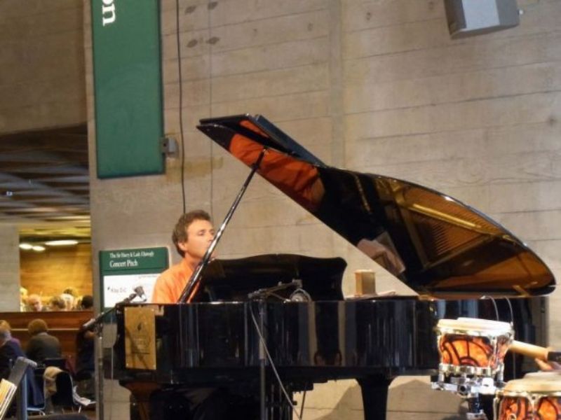 kdc solo pianist