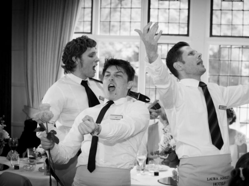 simply singing waiters