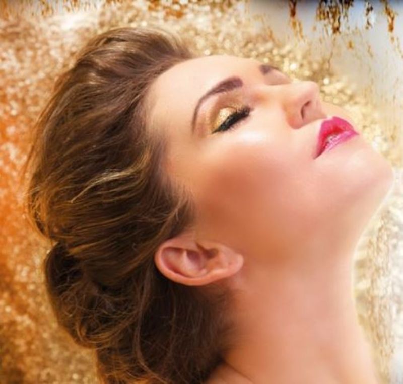 edel the classical crossover singer