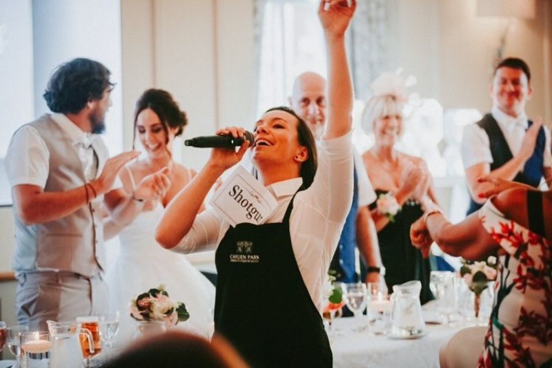 jess the singing waitress