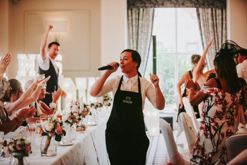 jess the singing waitress