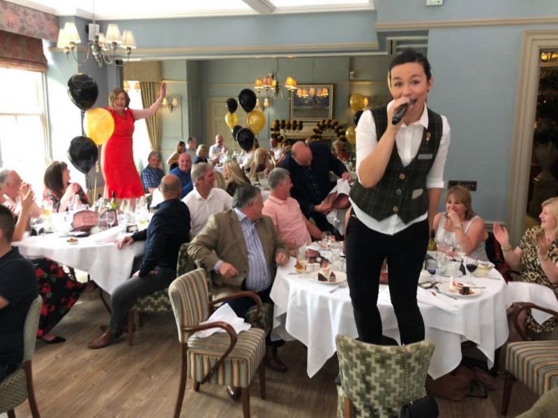 jess the singing waitress