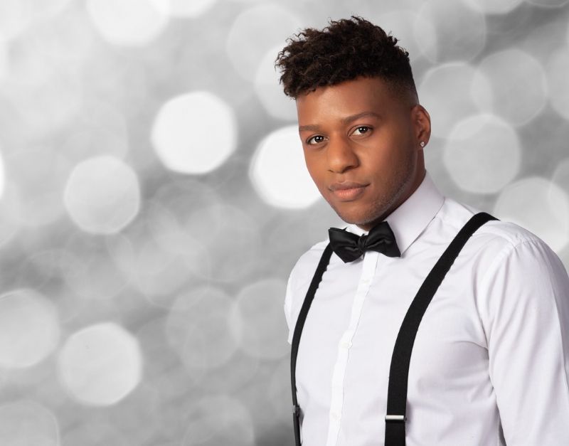 lascel singing waiter