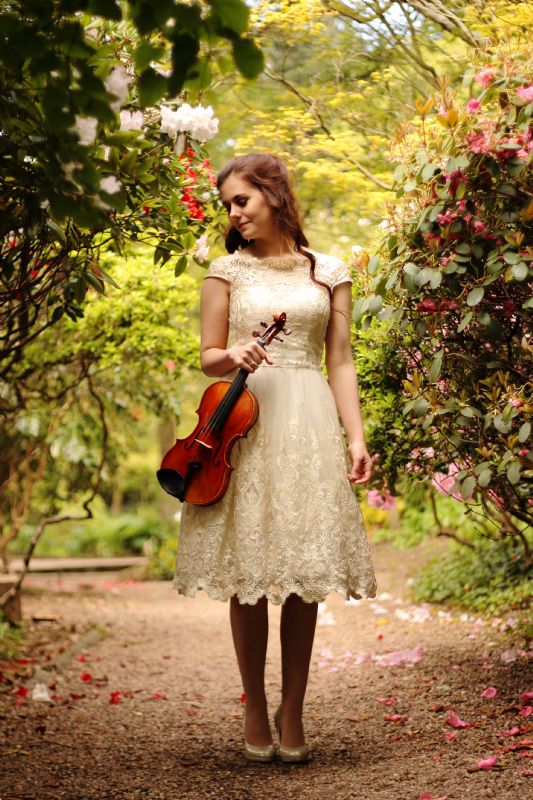 lauren electric violinist