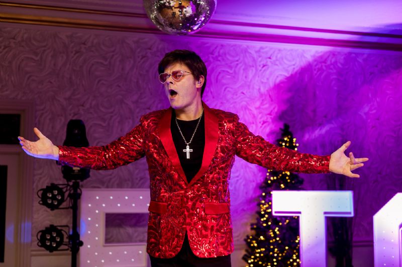 step into elton