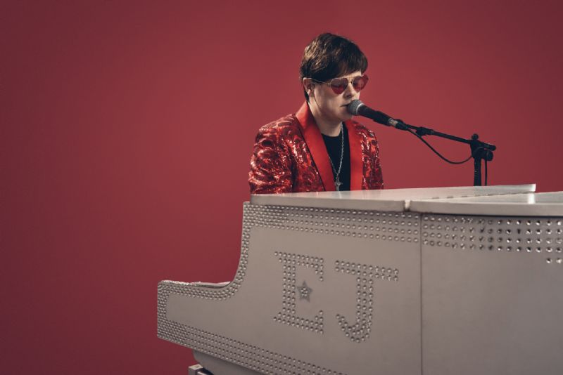 step into elton