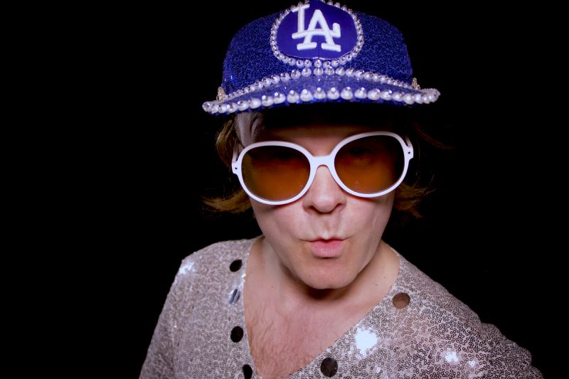 step into elton