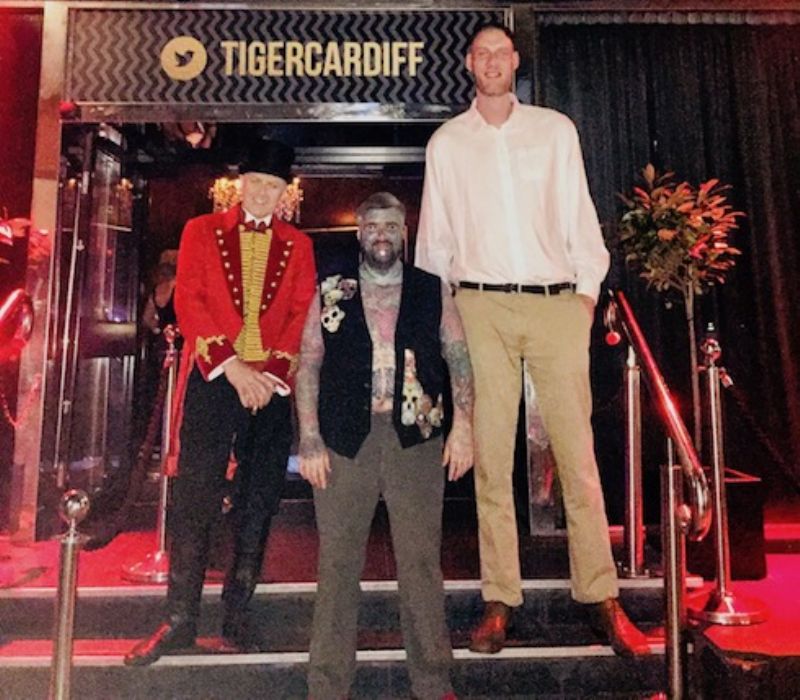 the greatest showman lookalike