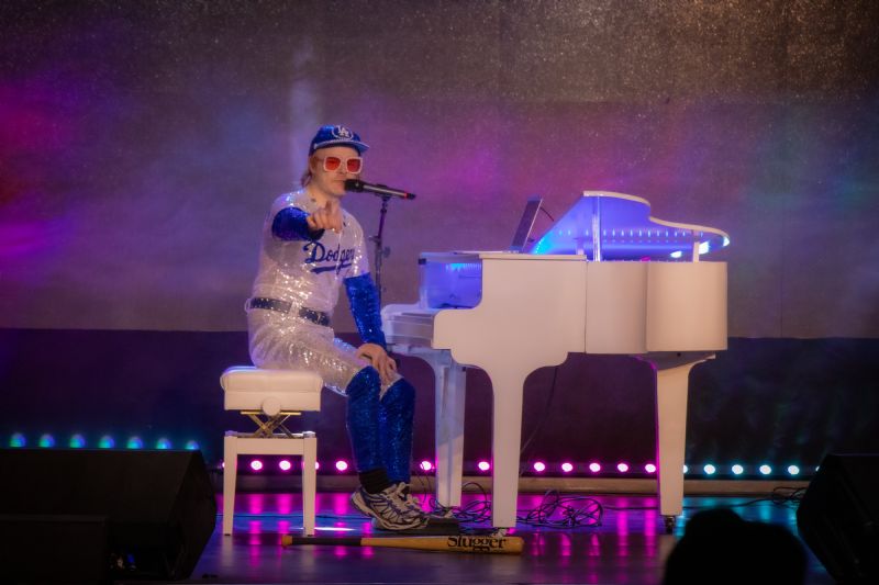step into elton