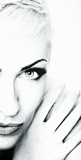 Gallery: Annie Lennox by Stacy