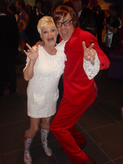 Gallery: Austin Powers Lookalike