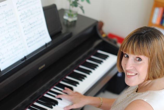 Gallery: Leanne  Solo Pianist