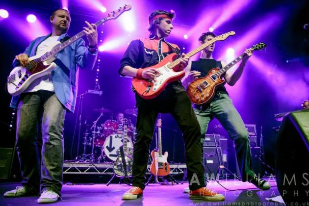 Gallery: Dire Straits Tribute