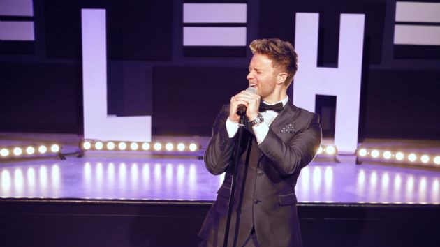 Gallery: Michael Buble by Lee
