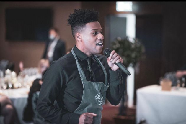 Gallery: The Surprise Singing Waiters