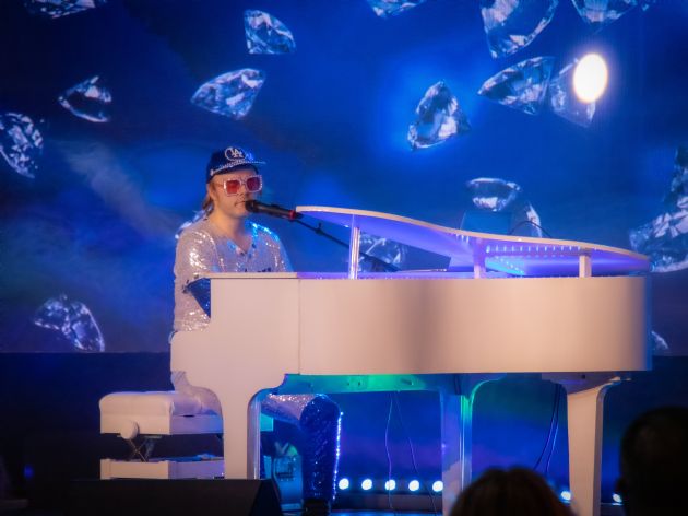 Gallery: Step into Elton 